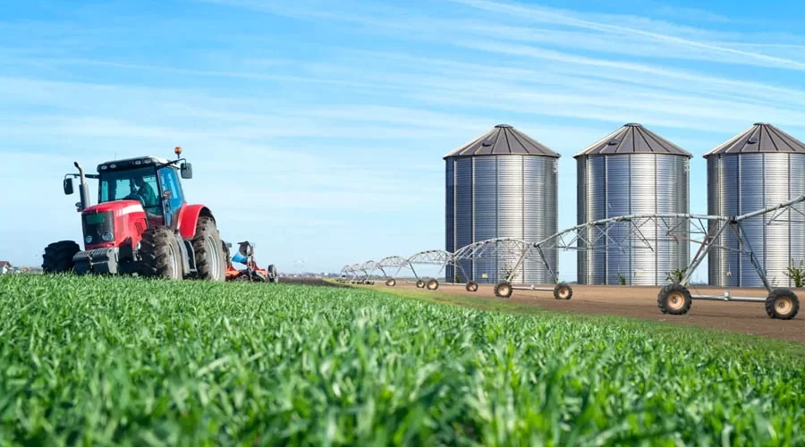 Revolutionizing Agriculture with Precision Farming Techniques and Tractors in the UAE