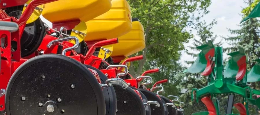 Exploring the Benefits of Tractor Attachments and Implements in the UAE - Massey Ferguson United Arab Emirates Exploring the Benefits of Tractor Attachments and Implements in the UAE